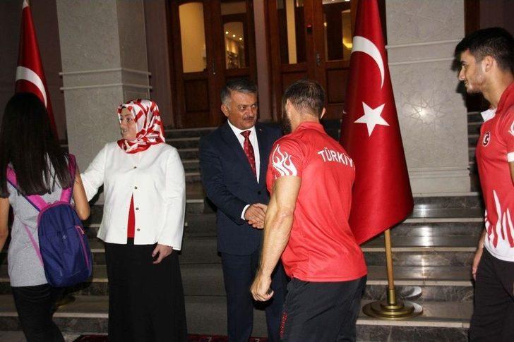 Vali Ersin Yazıcı’dan 30 Ağustos Resepsiyonu G1