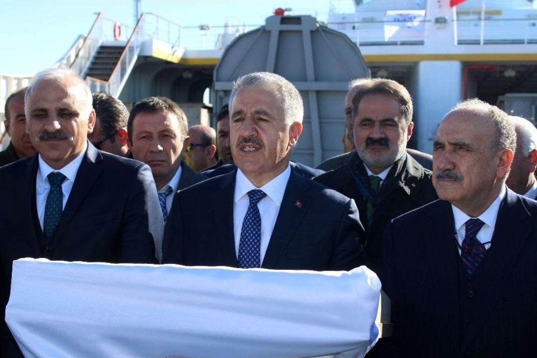 Bakan Arslan&rsquo;dan Van G&ouml;l&uuml;&rsquo;ne İkinci Feribot M&uuml;jdesi