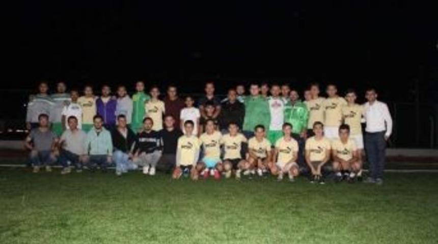 Emet 75. Yıl Stadı Işıklandırıldı