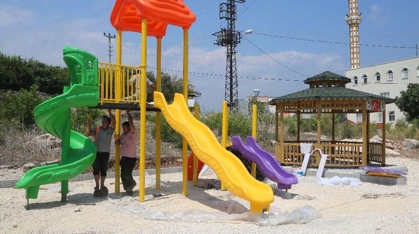 Erdemli Belediyesi, Arpa&ccedil;bahşiş Mahallesi&rsquo;nde &Ccedil;alışmalarını S&uuml;rd&uuml;r&uuml;yor