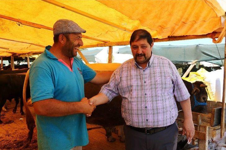 Kasaplar Odası Genel Başkan Yardımcısından Marketlere Minyatür Koçlu Gönderme G4