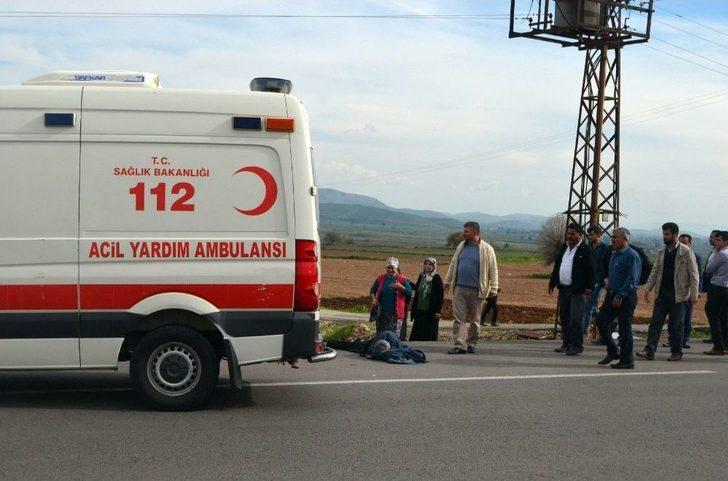 Otoyolda Yolun Karşına Geçmek İsterken Canından Oldu G1