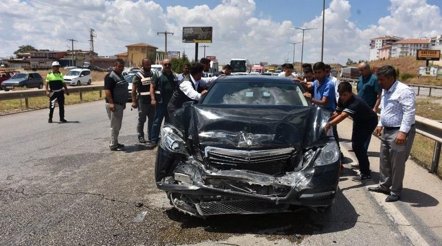 Düğün Konvoyunda Zincirleme Kaza: 8 Yaralı