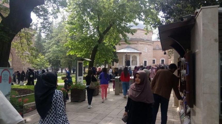 M&uuml;ze Ve T&uuml;rbelerde Bayram Bereketi