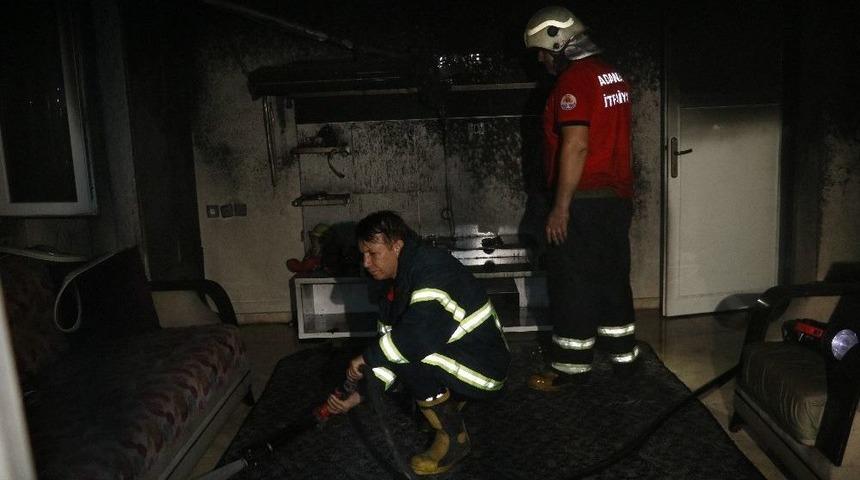 Elektrik Kontağından &Ccedil;ıkan Yangın Evi K&uuml;le &Ccedil;evirdi