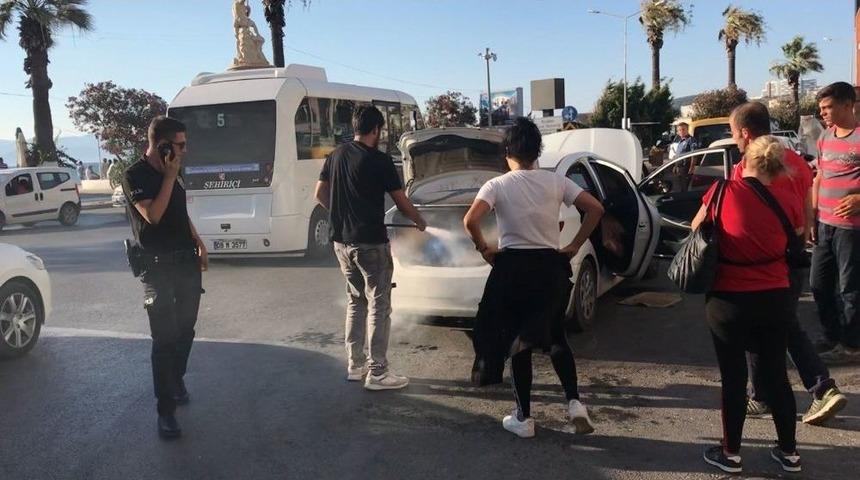 Kuşadası&rsquo;nda Seyir Halindeki Ara&ccedil;ta Yangın