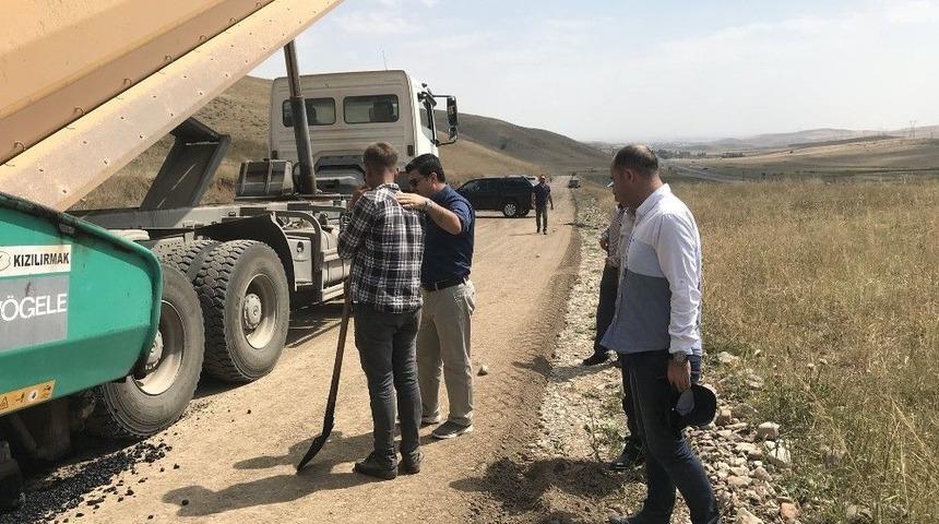 Kaymakam Sarı, Asfalt &Ccedil;alışmalarını Yerinde İnceledi