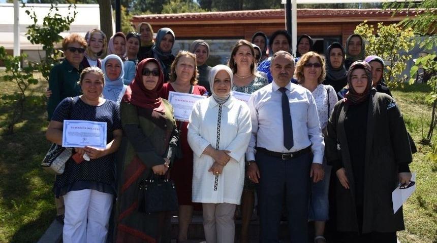 Stk Temsilcilerine Teşekk&uuml;r Belgesi Verildi