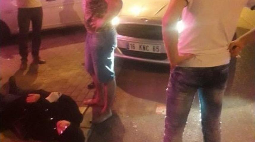 Otomobille Elektrikli Bisiklet &Ccedil;arpıştı: 2 Yaralı