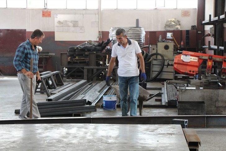 Koyun Otlattığı Çayıra Fabrika Kuracak G3