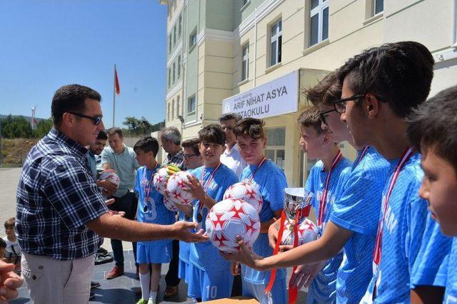 Şehit Ünal Demir Futbol Turnuvası Sona Erdi