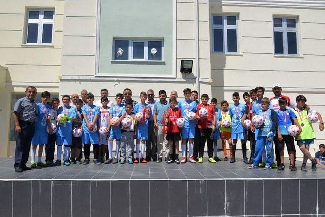 Şehit Ünal Demir Futbol Turnuvası Sona Erdi