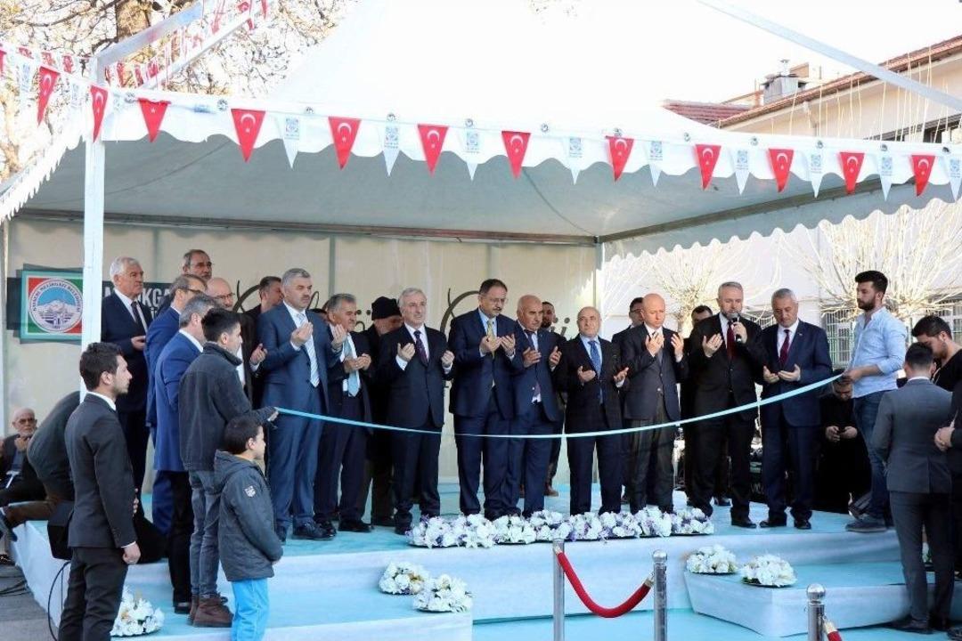 Tarihi &Ccedil;ifte&ouml;n&uuml; Cami Restorasyonun Ardından İbadete A&ccedil;ıldı