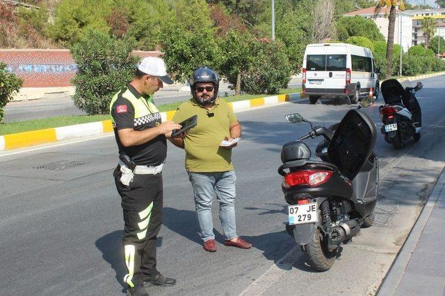 Emniyetten “kasksız Motosiklet Kullanmayalım” Uyarısı