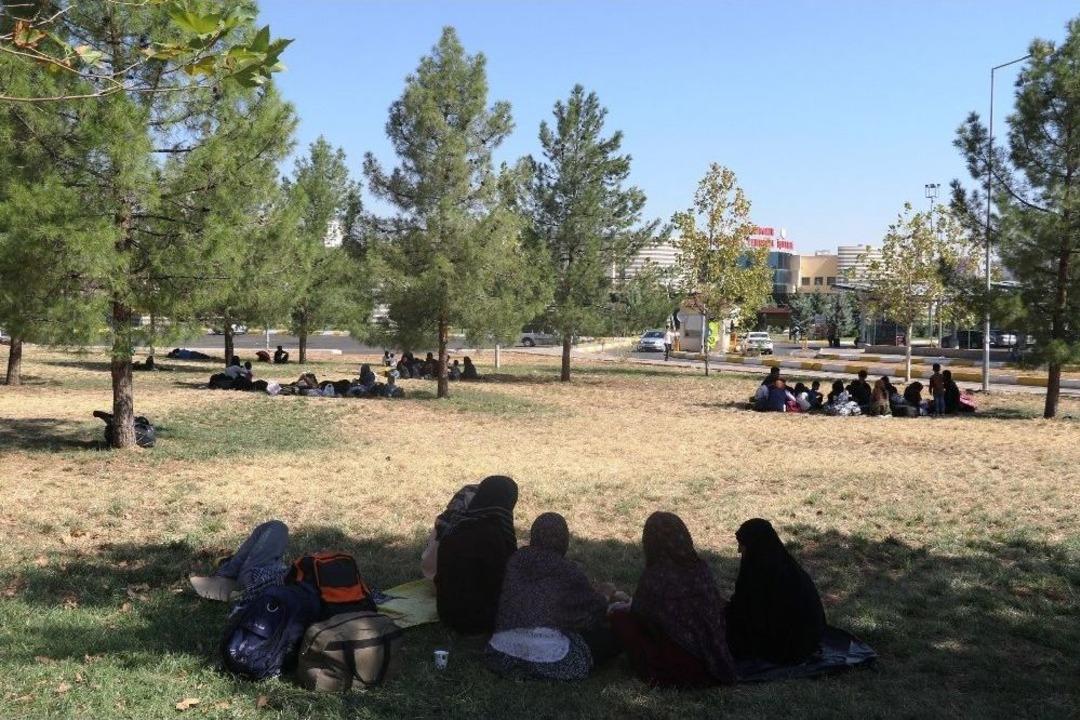 G&ouml;&ccedil;menleri İstanbul Ve Ankara Diye Diyarbakır&rsquo;a Getirdiler