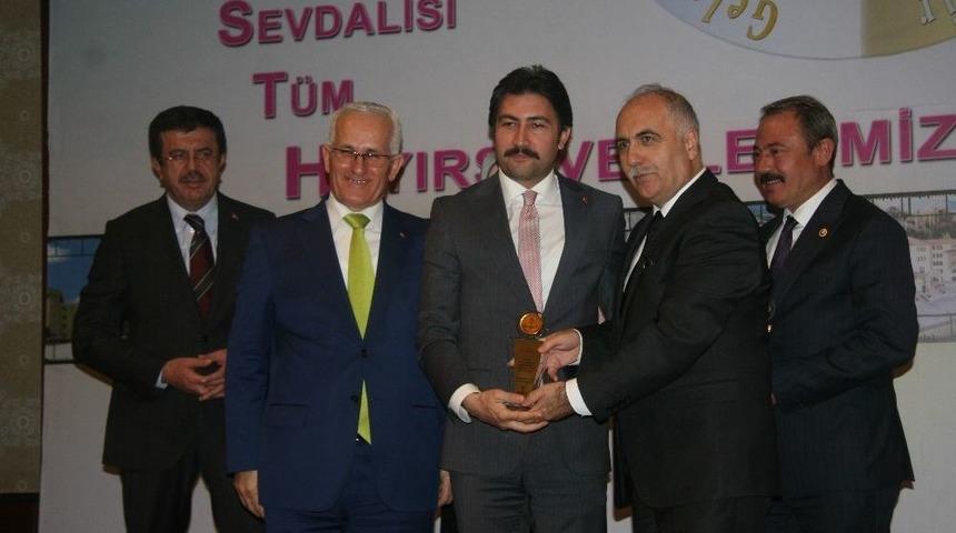 Ekonomi Bakanı Nihat Zeybekci: &ldquo;eğitimde Fırsat Eşitliğinde &Ouml;ncelik &Ccedil;ocuğun Hakkıdır&rdquo;