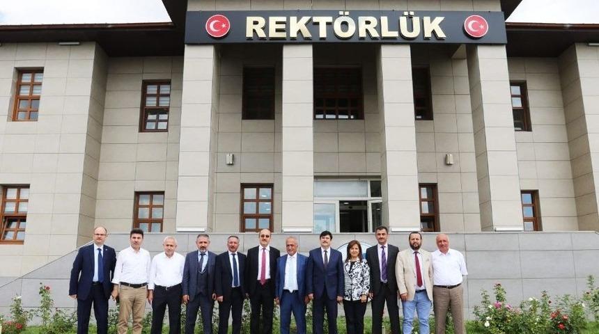 Cumhurbaşkanı Tarafından Atanan Rekt&ouml;rlerden Birlik &Ccedil;ağrısı
