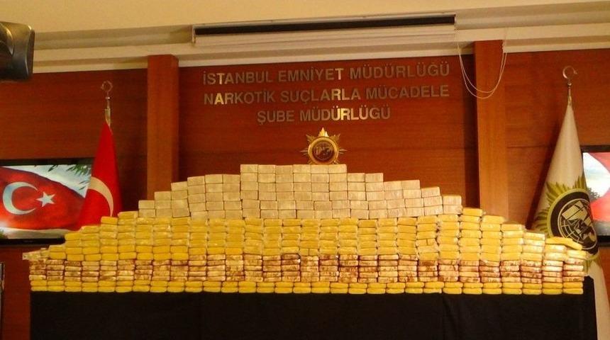 İran&rsquo;dan Yurda Sokulan 220 Kilo Eroin İstanbul&rsquo;da Bir Rezidansta Ele Ge&ccedil;irildi