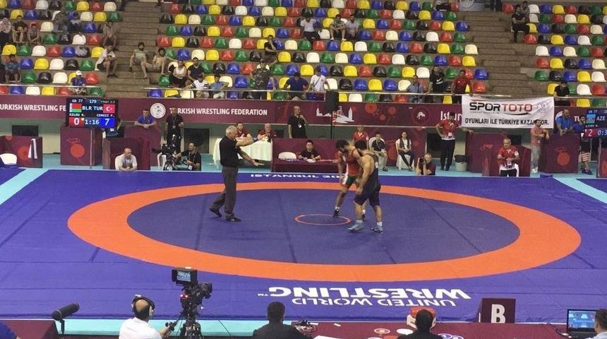 Kayseri Şekersporlu İki Milli G&uuml;reş&ccedil;i Uluslararası Turnuvadan Altın Madalya İle D&ouml;nd&uuml;