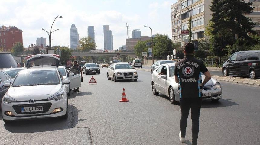 (&ouml;zel) Etiler&rsquo;de Uber Uygulamasında S&uuml;r&uuml;c&uuml;lere Ve Turistler Ceza Yağdı