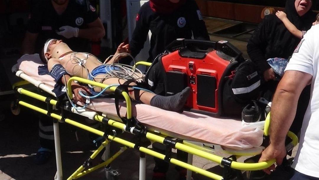 Kilis&rsquo;te Hafif Ticari Ara&ccedil; Devrildi: 7 Yaralı