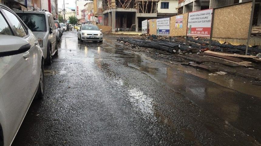 Bing&ouml;l&rsquo;de Sıcak Hava Yerini Yağmura Bıraktı