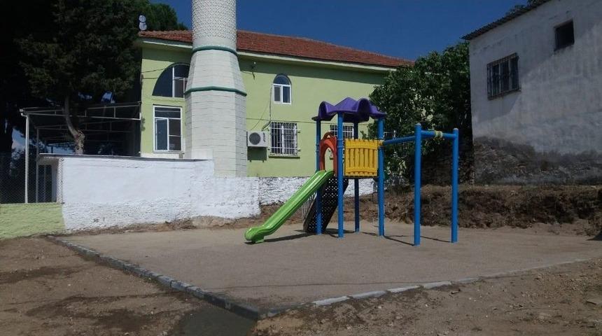 Başkan &Ouml;zakcan, Kuloğulları Mahallesi&rsquo;nin &Ccedil;ocuklarını Sevindirdi