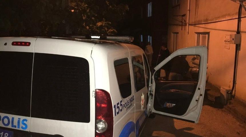 Yıldırım D&uuml;şen Evde Yangın &Ccedil;ıktı