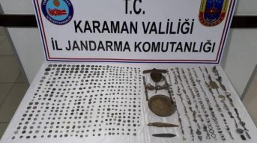 Elindeki Poşetten Tarihi Sikke Ve Objeler &Ccedil;ıktı