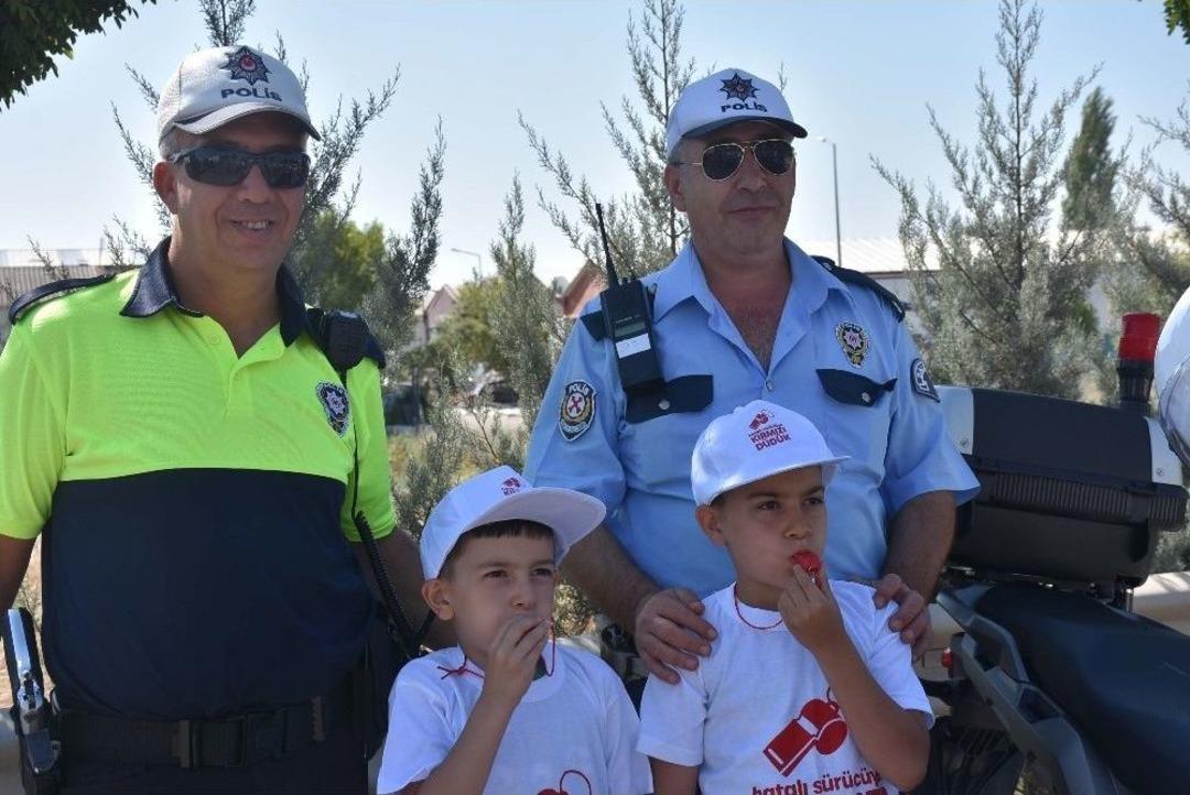 Hatalı S&uuml;r&uuml;c&uuml;ye Kırmızı D&uuml;d&uuml;k Uygulaması