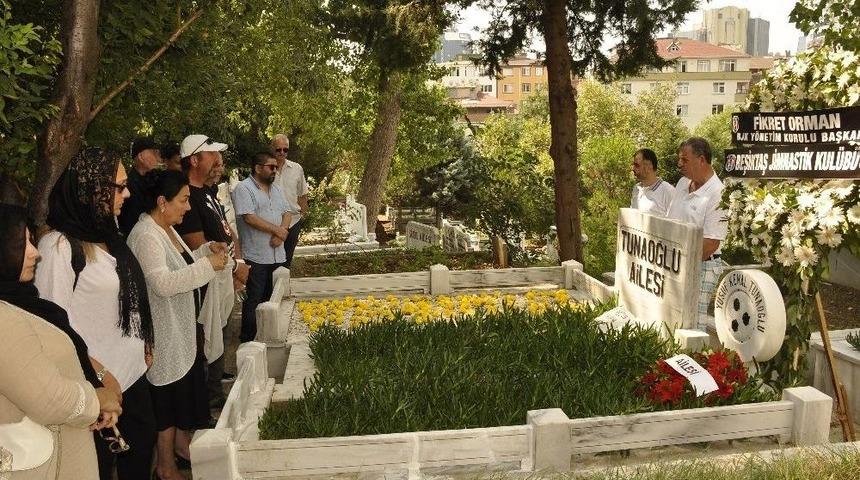 Beşiktaş, Yusuf Tunaoğlu’nu Mezarı Başında Andı