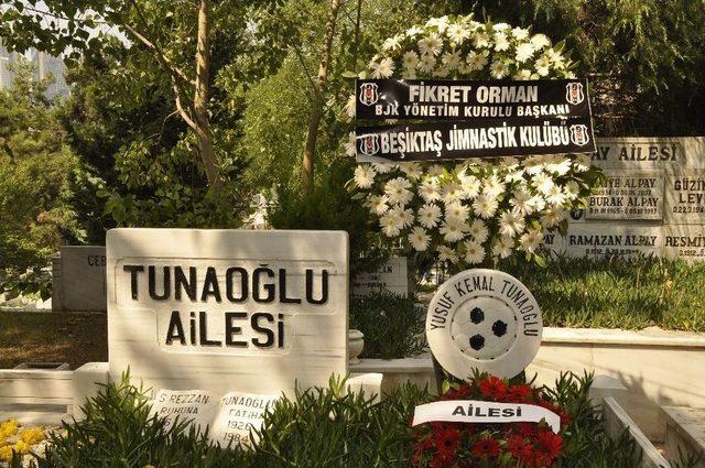 Beşiktaş, Yusuf Tunaoğlu’nu Mezarı Başında Andı