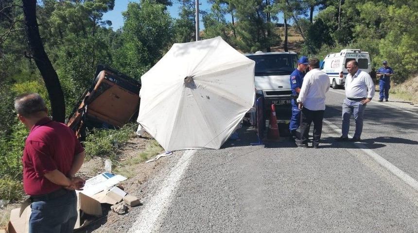 Antalya&rsquo;da Safari Minib&uuml;s&uuml; Devrildi: 1 &Ccedil;ek Turist &Ouml;ld&uuml;, 8 Yaralı