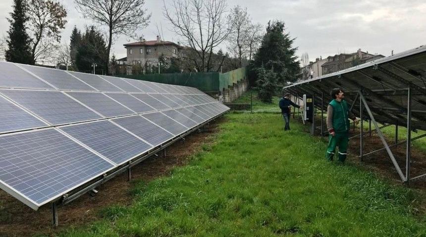 Kendi Elektriğini &Uuml;reten Parkın G&uuml;neş Enerji Panelleri Bakıma Alındı