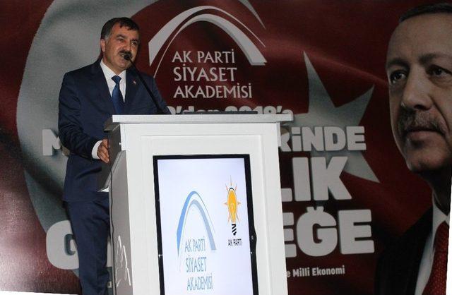 Ağrı’da 18. Dönem Siyaset Akademisi Kursu Başladı