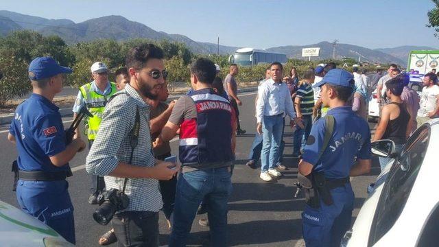 Otomobil İle Motosiklet &Ccedil;arpıştı: 3 &Ouml;l&uuml;, 1 Yaralı 3