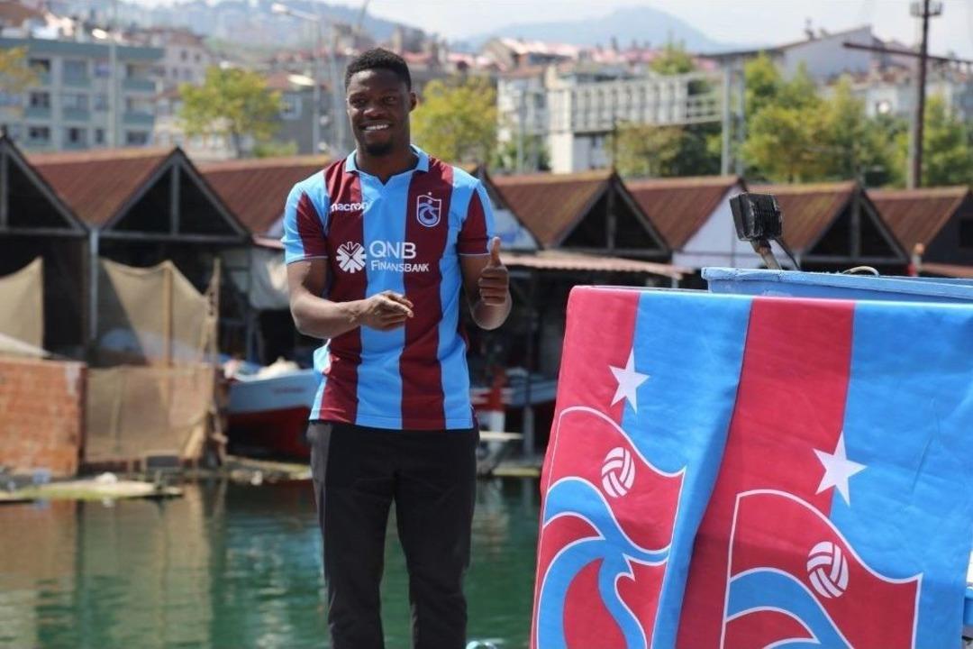 Trabzonspor, Calep Ekuban İle S&ouml;zleşme İmzaladı