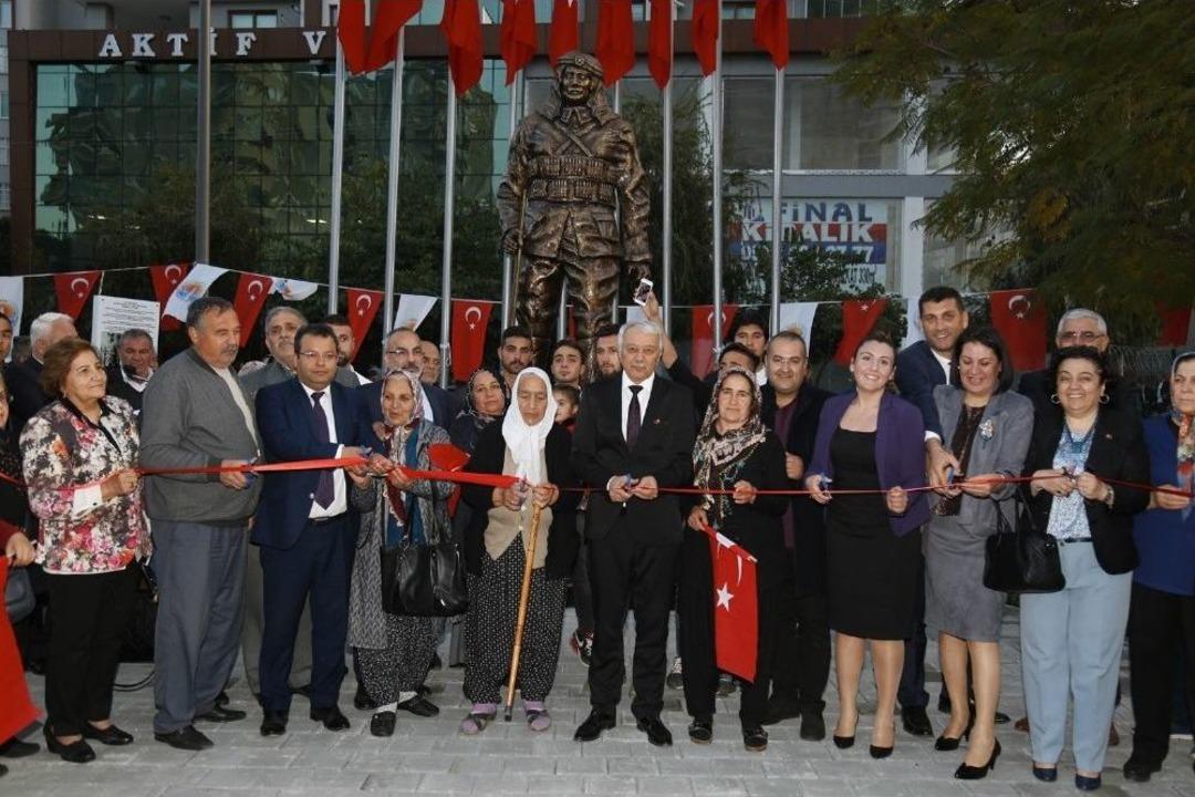 Adana&rsquo;ya "kamalı Fatma" Anıtı