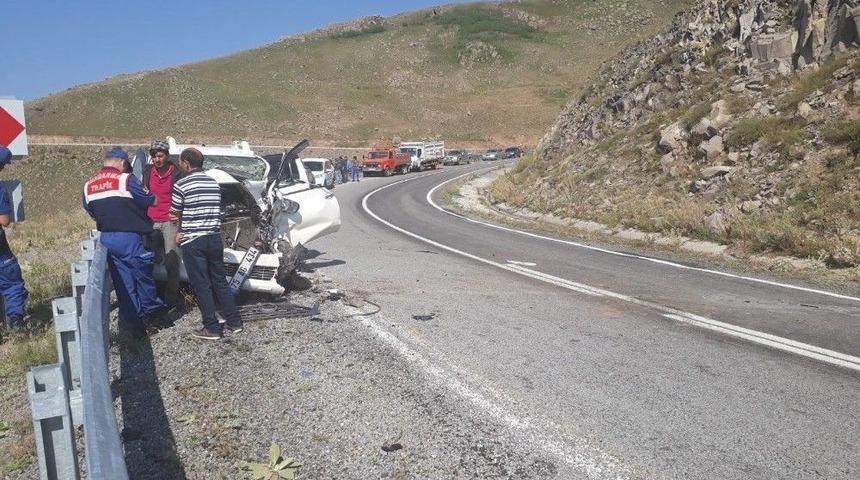 Ardahan&rsquo;da Trafik Kazası: 4 Yaralı