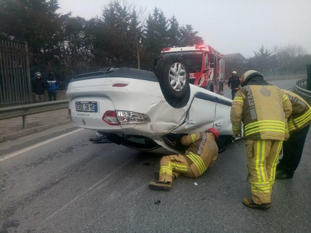 Kadık&ouml;y&rsquo;de İlgin&ccedil; Kaza, İnanılmaz Kurtuluş: 1 Yaralı