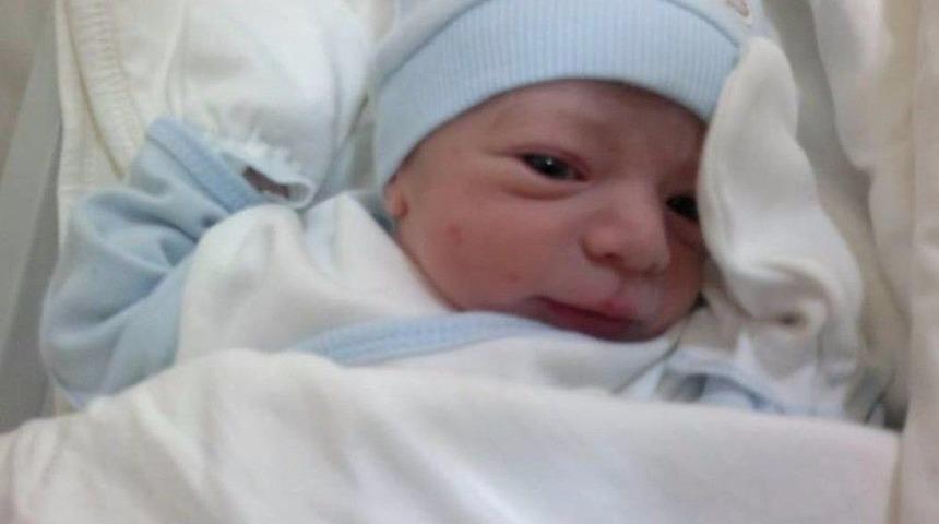 4. Kattan D&uuml;şen Sena Bebek Ağır Yaralandı