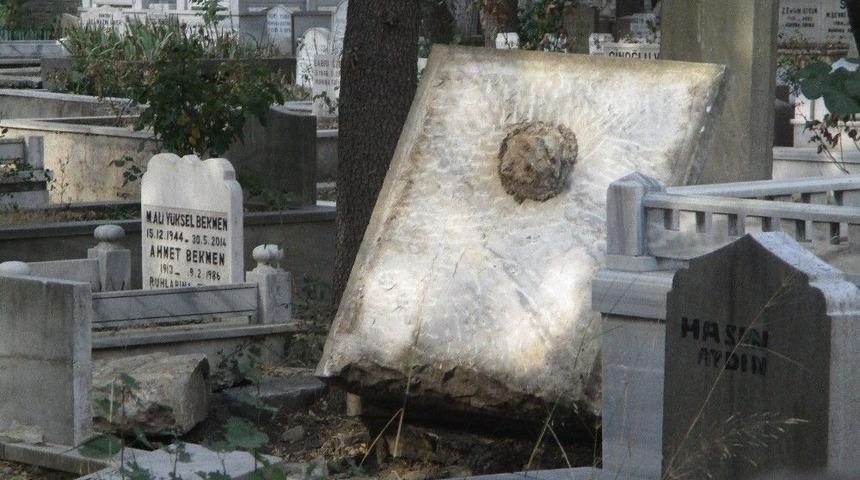 Osmanlı D&ouml;neminden Kalma Mezarı Kazan Şahıslar Yakalandı