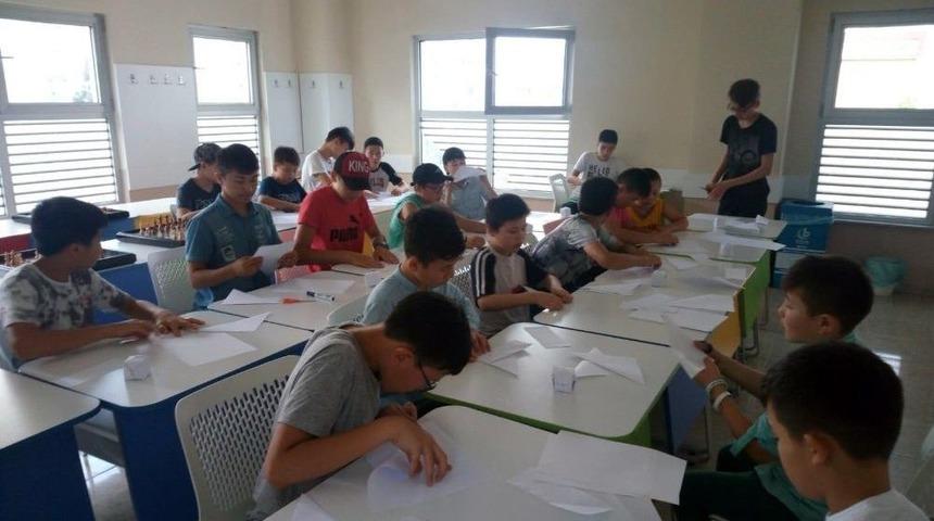 &Ccedil;ocuklara Oyunlarla Hayal Kurma &Ouml;ğretildi