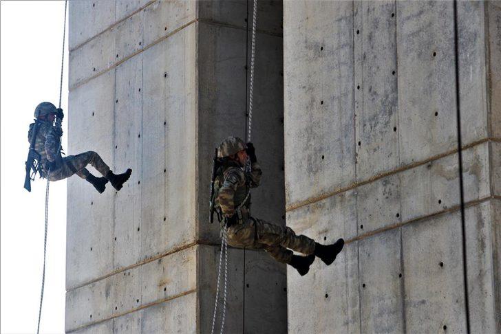 'Dağların kartalları'nın nefes kesen eğitimi  G2