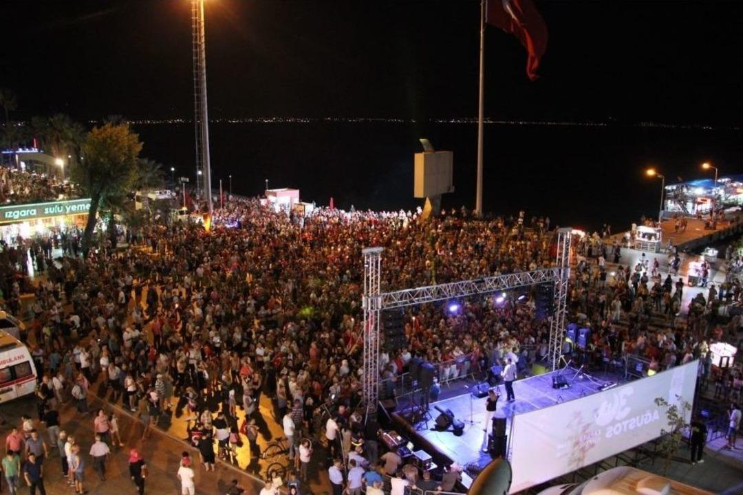 Edremit&rsquo;te Fener Alayı