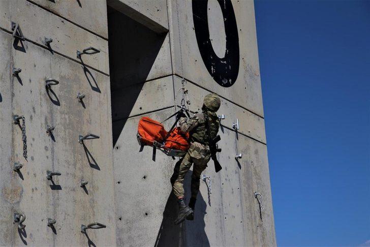 'Dağların kartalları'nın nefes kesen eğitimi  G4