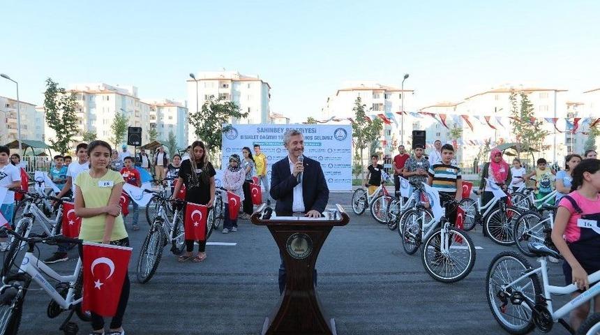Şahinbey’de 144 Öğrenciye Daha Bisiklet Hediyesi