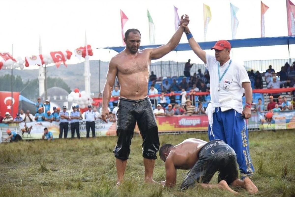 G&ouml;kbel&rsquo;in Başpehlivanı Ali G&uuml;rb&uuml;z Oldu