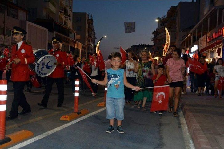 İzmir’in İlçelerinde ’zafer’ Coşkusu Gece Yarılarına Kadar Sürdü G4