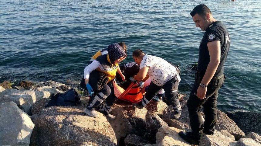 Kartal&rsquo;da Denizde Kaybolan Gen&ccedil;, Dalgı&ccedil;lar Tarafından Bulundu